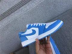 Air Jordan 1 Low Golf "UNC" tenisice — prednji prikaz