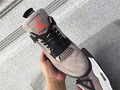 Air Jordan 4 "Taupe Haze" tenisice — prednji prikaz