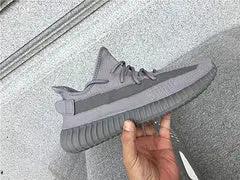Yeezy 350 Space ash tenisice — prednji prikaz