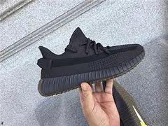 YEEZY 350 V2 Cinder tenisice — prednji prikaz