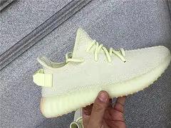 Yeezy350 V2 Butter tenisice — prednji prikaz