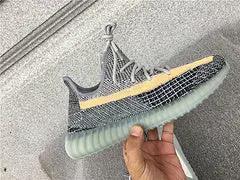 Yeezy350 Ash Blue tenisice — prednji prikaz