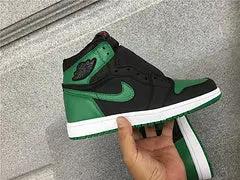 Air Jordan 1 High Pine Green tenisice — prednji prikaz