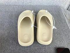 Yeezy Slide Bone natikače — straga