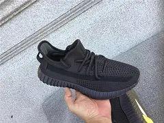 YEEZY 350 V2 Cinder tenisice — detalj